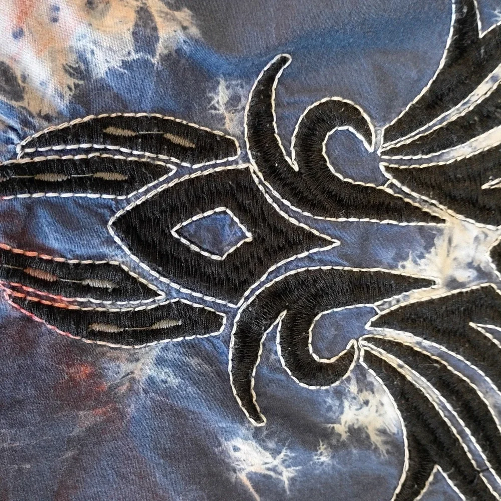 Roar Signature Edition Shirt Mens Medium Blue Tie Dye Tribal Embroidered Western